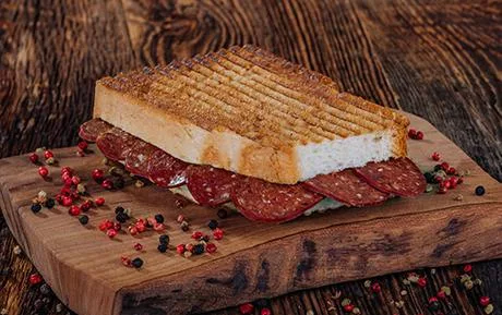 Sucuklu tost